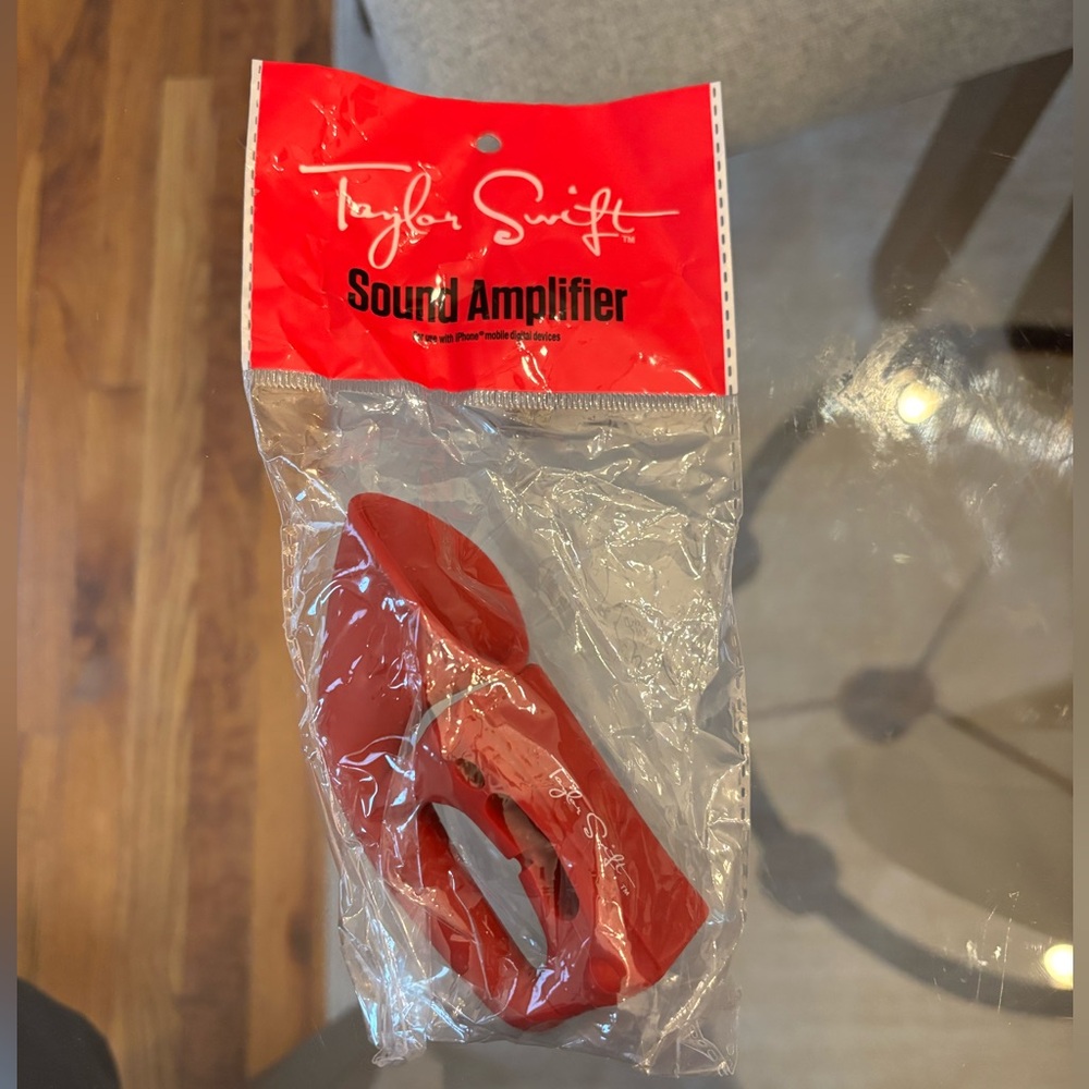 Taylor Swift Sound Amplifier